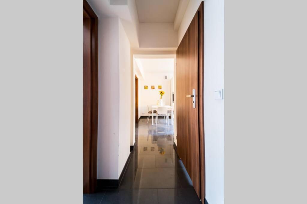 3 Rooms Big Apartment - 150 M Town Hall - Nice Design Wrocław Exteriör bild